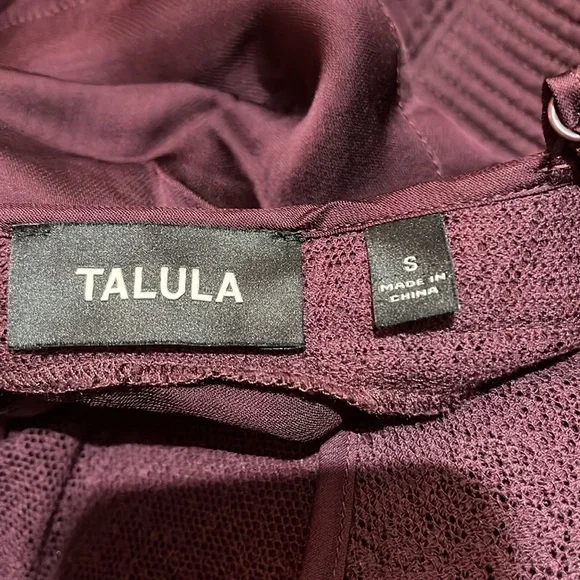 Talula Burgundy Lace Textured Side Zip Spagetti Strap Top size Small - Picture 2 of 12